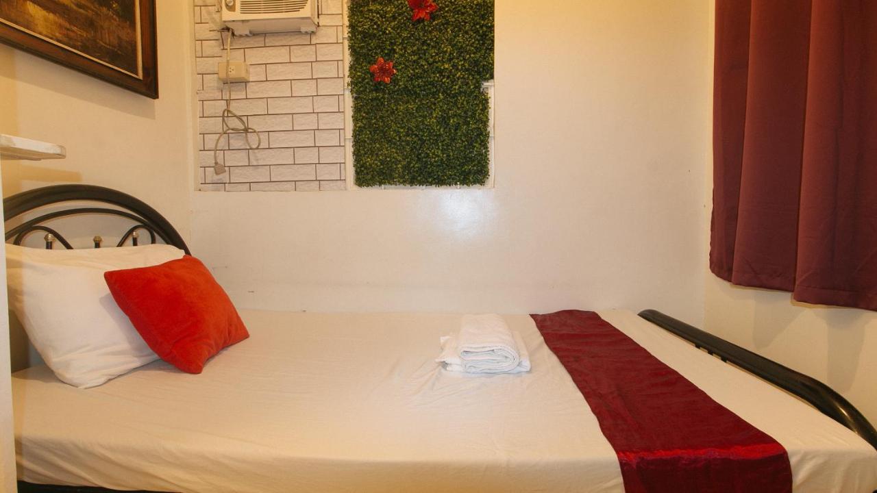 Nearest Hostel Pasay City By Reddoorz Exterior foto