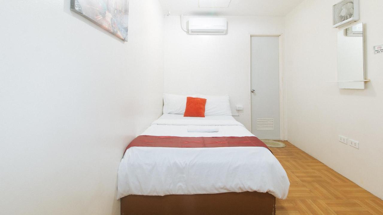 Nearest Hostel Pasay City By Reddoorz Exterior foto
