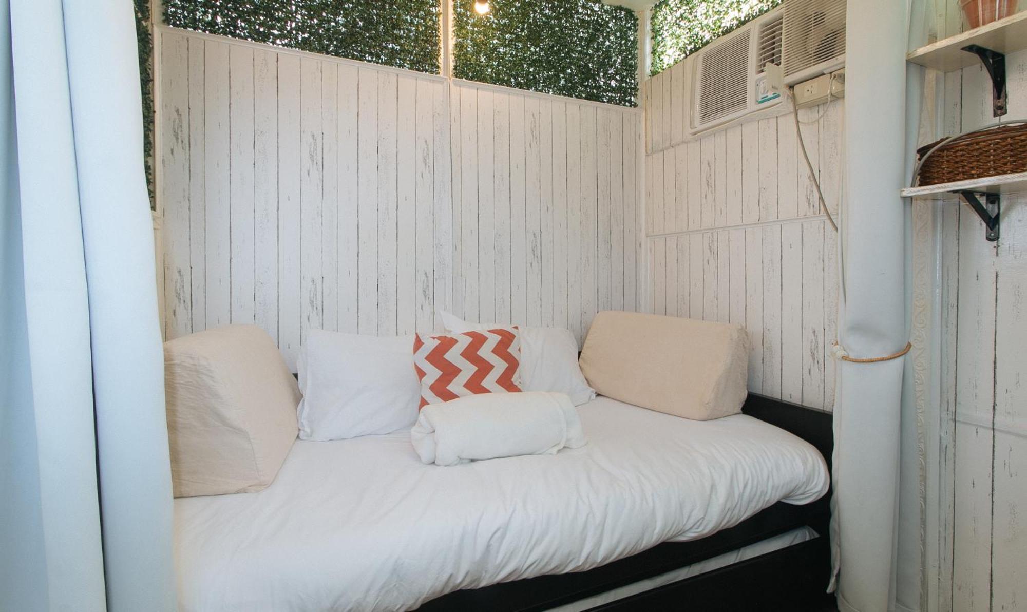 Nearest Hostel Pasay City By Reddoorz Exterior foto
